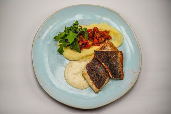 Лаврак Ресторант Амая